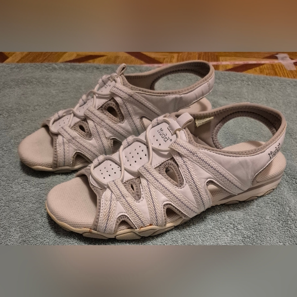 Mudd Angelos Sandals Women’s Size 8 White Strappy